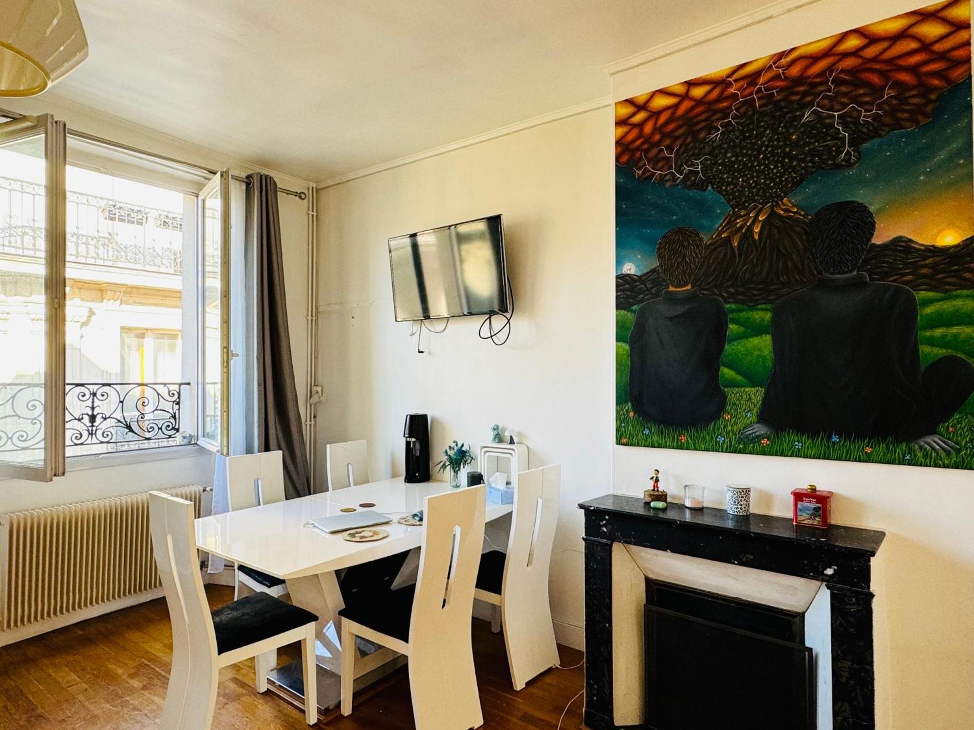 Artist Rooms Paris *
